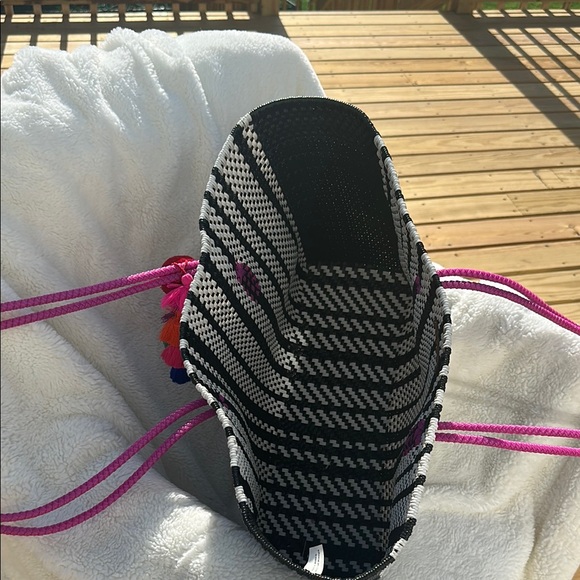 Anthropologie Black and White Tote Bag with Chevron Design - Picture 4 of 6